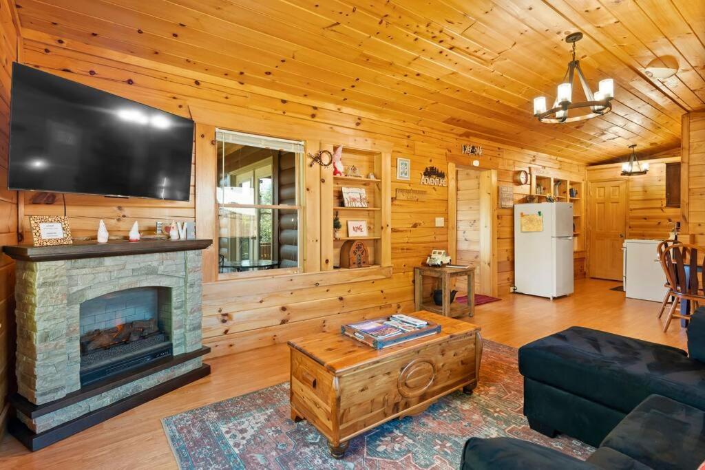 Dream Weaver Cabin Villa Candler Exterior foto